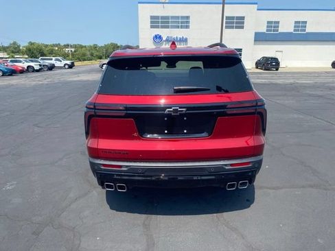 Used 2025 Chevrolet Traverse LT w/ Midnight/Sport Edition FWD image 4