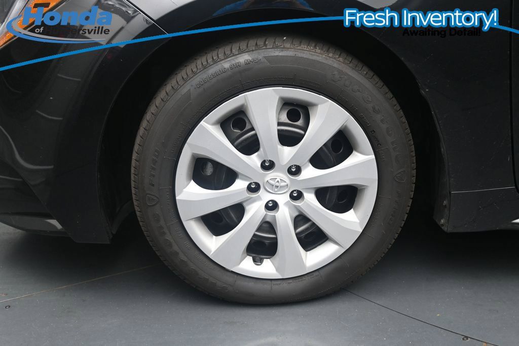 Used 2026 Toyota Corolla LE FWD image 14