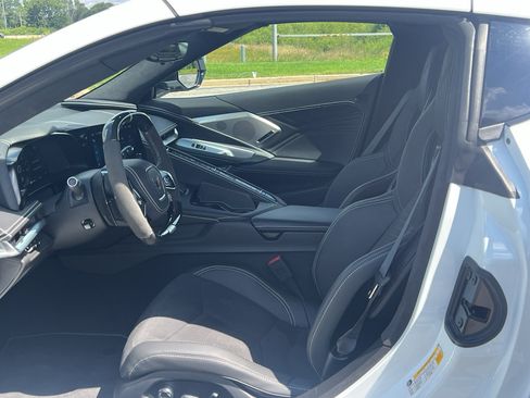Used 2025 Chevrolet Corvette Z06 w/ Z07 Performance Package RWD image 21