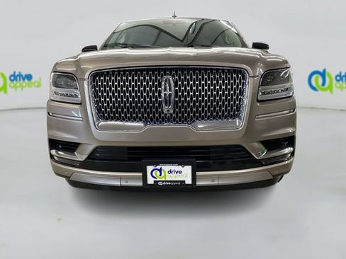 Used 2020 Lincoln Navigator L Reserve w/ Luxury Package AWD/4WD image 16