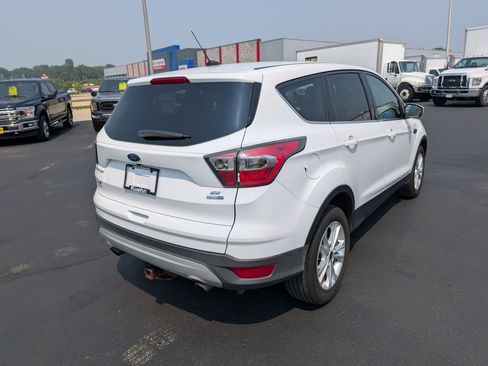 Used 2017 Ford Escape SE image 8