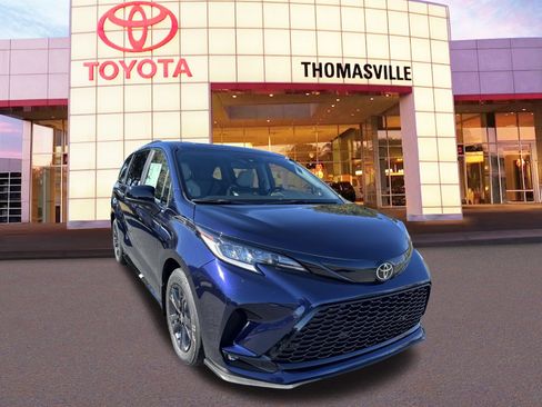 New 2026 Toyota Sienna XSE image 3