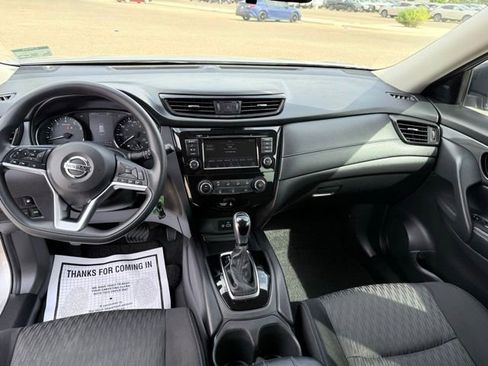 Used 2020 Nissan Rogue S FWD image 15