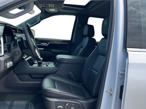 Used 2024 GMC Sierra 1500 Denali w/ Technology Package AWD/4WD image 10