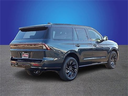 New 2025 Lincoln Navigator Reserve w/ Jet Appearance Package image 3