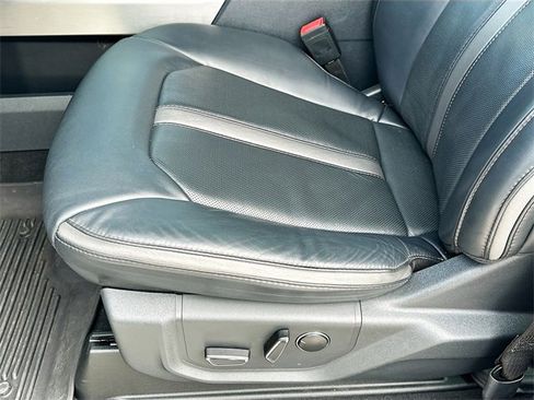 Used 2022 Ford F350 Platinum image 19