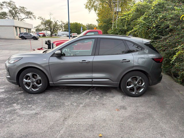Used 2023 Ford Escape ST-Line w/ Tech Pack #1 FWD image 1