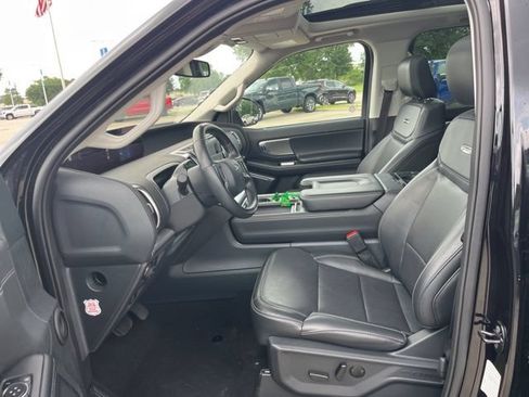 Used 2025 Ford Expedition Platinum AWD/4WD image 18