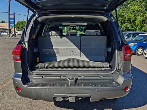 Used 2014 Toyota Sequoia Limited AWD/4WD image 46