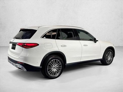 Used 2025 Mercedes-Benz GLC 300 image 5