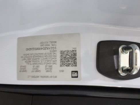 Used 2021 Chevrolet Corvette Stingray Coupe w/ 1LT image 34