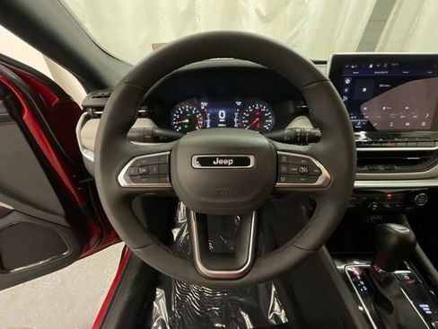 Used 2025 Jeep Compass Limited AWD/4WD image 11