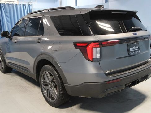 Used 2025 Ford Explorer ST-Line w/ Premium Package AWD/4WD image 36