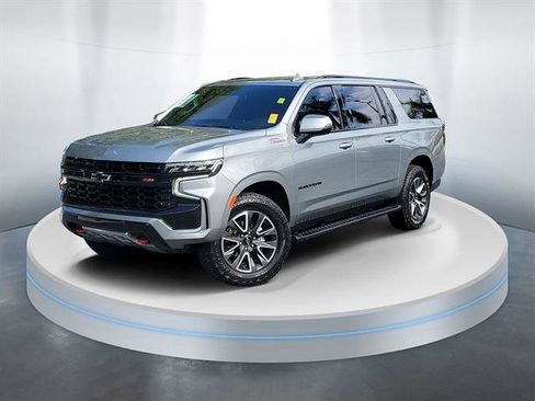 Used 2024 Chevrolet Suburban Z71 w/ Luxury Package image 19