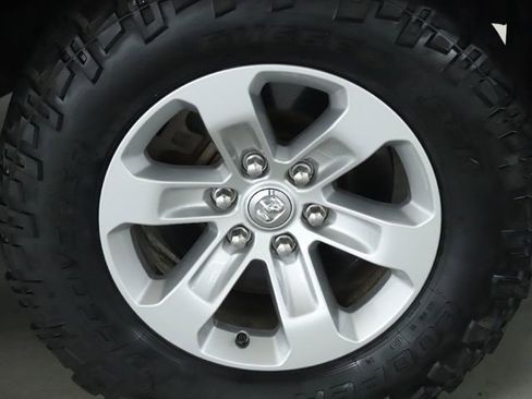 Used 2019 RAM 1500 Laramie image 46