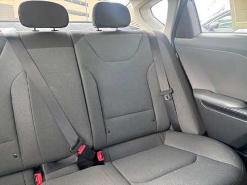 Used 2025 Kia K4 FWD image 36