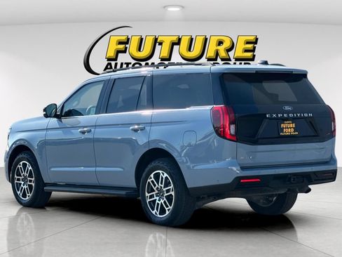 Certified 2025 Ford Expedition Active AWD/4WD image 5