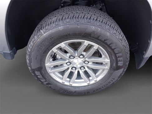 Used 2023 Chevrolet Colorado LT image 16