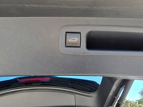 Used 2021 Toyota Highlander XLE image 45