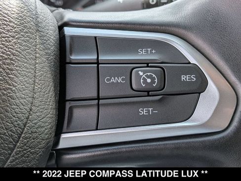 Used 2022 Jeep Compass Latitude AWD/4WD image 6