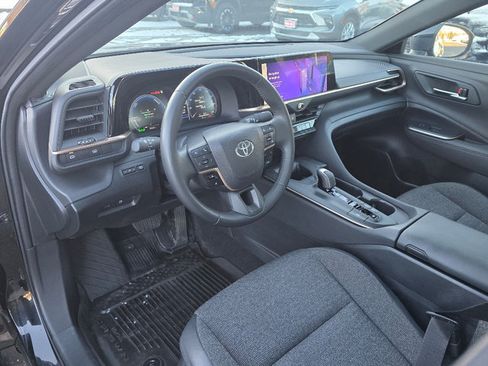 Used 2023 Toyota Crown XLE image 30