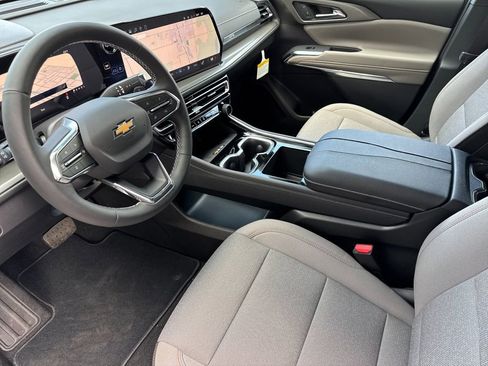 New 2026 Chevrolet Traverse LT FWD image 9