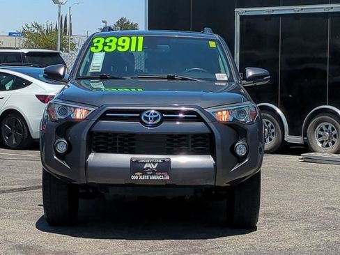 Used 2020 Toyota 4Runner SR5 Premium AWD/4WD image 3