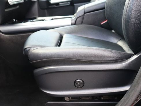 Used 2025 Mercedes-Benz GLA 250 image 11