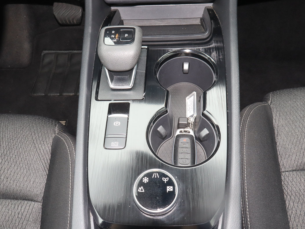 Used 2025 Nissan Rogue SV AWD/4WD image 19