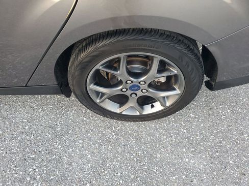 Used 2014 Ford Focus SE w/ Equipment Group 201A image 20