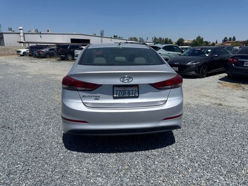 Used 2017 Hyundai Elantra SE FWD image 6