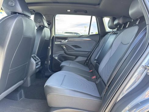 Used 2025 Volkswagen Tiguan SE R-Line image 25