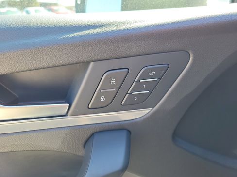 Used 2025 Audi Q5 2.0T Premium image 17