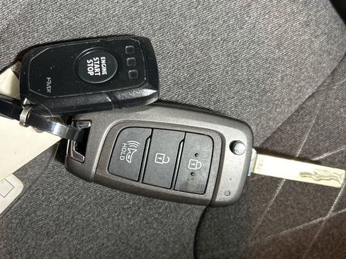 Used 2021 Hyundai Palisade SE w/ Cargo Package image 32