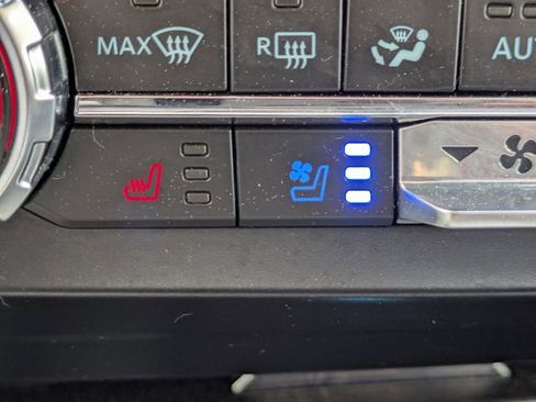 Used 2022 Ford F250 Lariat w/ Lariat Value Package image 26