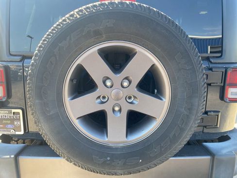 Used 2016 Jeep Wrangler Unlimited Sport AWD/4WD image 17