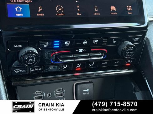 Used 2023 Jeep Grand Cherokee Limited w/ Luxury Tech Group II AWD/4WD image 16