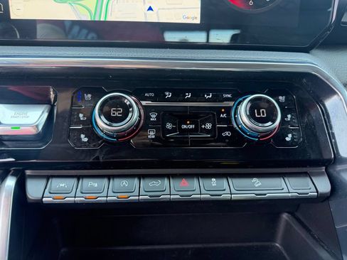 Used 2025 GMC Sierra 1500 Denali AWD/4WD image 38