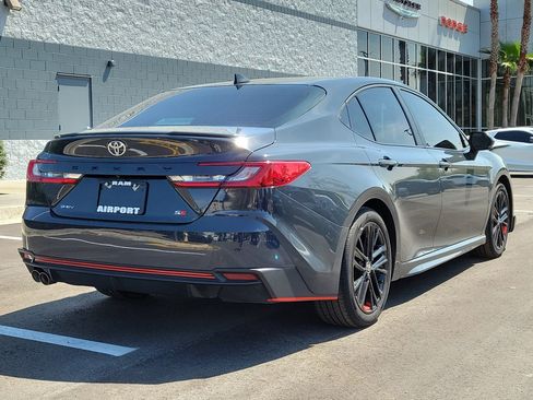 Used 2025 Toyota Camry SE image 7