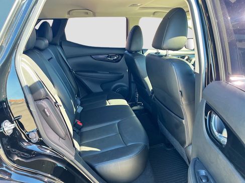 Used 2022 Nissan Rogue Sport SL w/ Premium Package FWD image 29