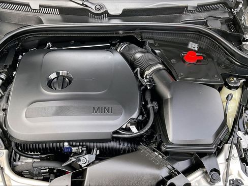 Certified 2025 MINI Cooper 2-Door Hardtop image 10