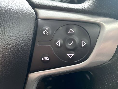 Used 2023 GMC Acadia SLE w/ Driver Convenience Package image 18