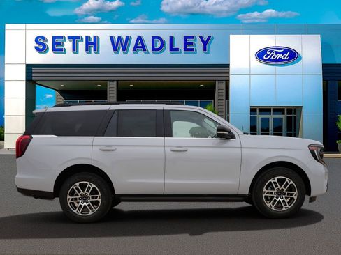 New 2026 Ford Expedition Active AWD/4WD image 2