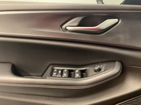 Used 2023 Jeep Grand Cherokee Laredo w/ Luxury Tech Group I image 22