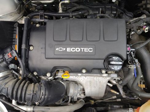 Used 2020 Chevrolet Sonic LT FWD image 30