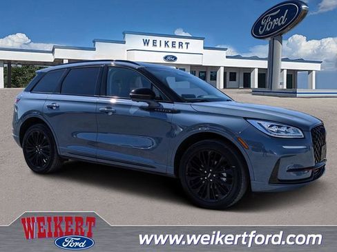 Used 2025 Lincoln Corsair Reserve w/ Equipment Group 202A image 1