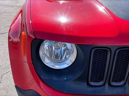 Used 2016 Jeep Renegade Trailhawk AWD/4WD image 32