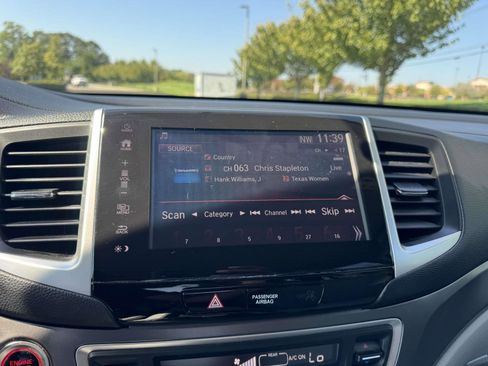 Used 2018 Honda Pilot EX image 23