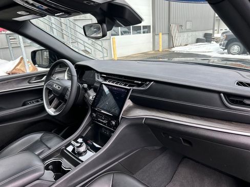 Used 2024 Jeep Grand Cherokee L Limited image 36