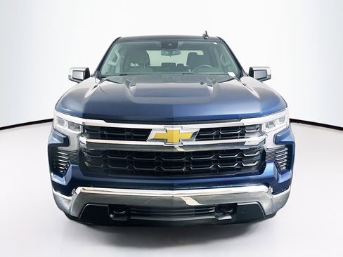 Used 2023 Chevrolet Silverado 1500 LT AWD/4WD image 2